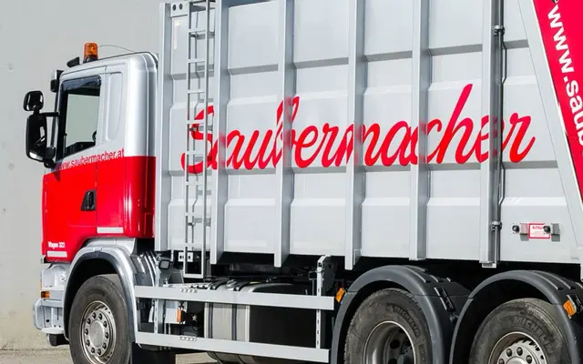 Sauber Script specimen from Typejockeys