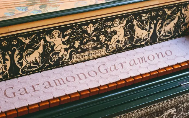 Garamono specimen from WiseType